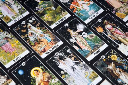 Mazo de cartas de tarot extendido